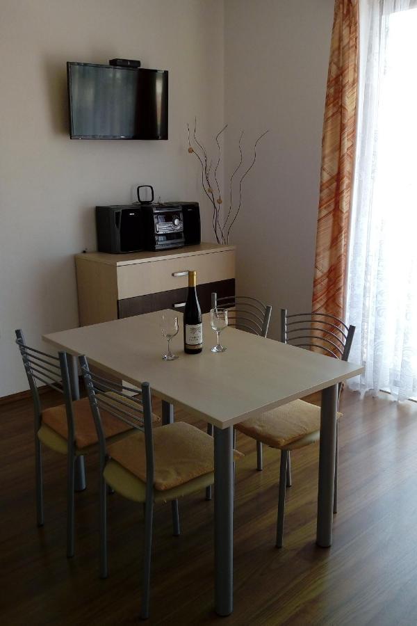 Apartments With A Parking Space Igrane, Makarska - 13535 Екстериор снимка